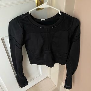 Fabletics long sleeve black workout crop. Size medium. New with tags